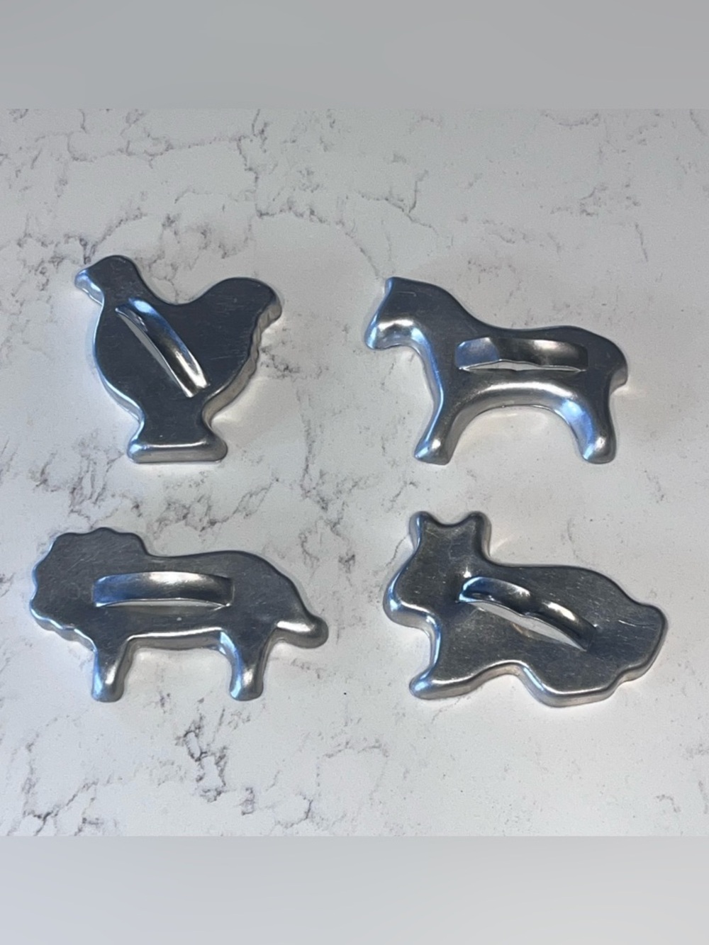 VTG 4 Primitive Flat Back Tin Cookie Cutters Handle Chicken, Rabbit, Lion, horse